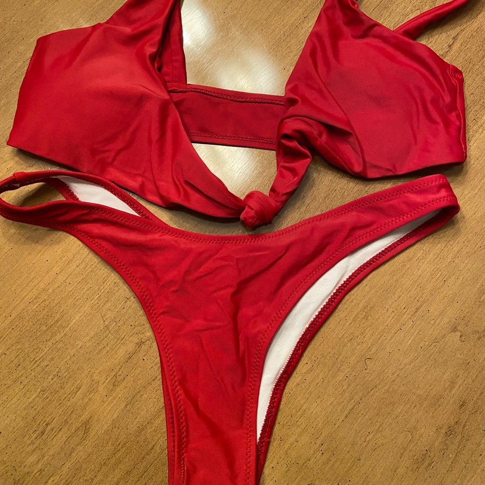 Maroon thong bikini